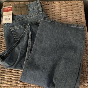 NWTWrangler Authentics Men's Classic 5-Pocket Regular 32x32